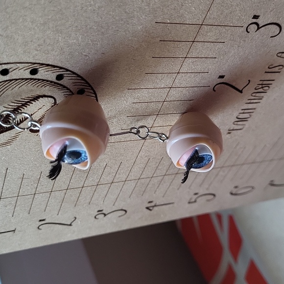 👀 Brand new blinking doll eye earrings - blue - Picture 6 of 8
